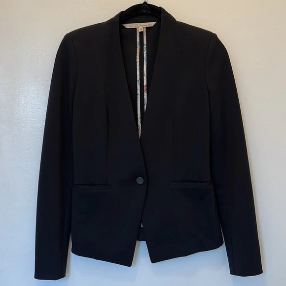 Classic Black  Blazer - Picture 7 of 7